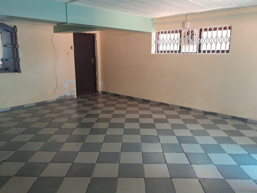 To Let 1 Bedroom Property for Rent in Summerpride Eastern Cape